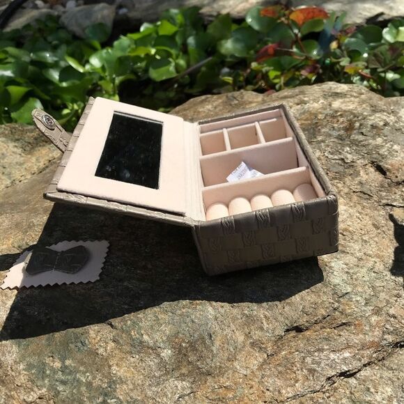 Jewelry Case  - Picture 6 of 11